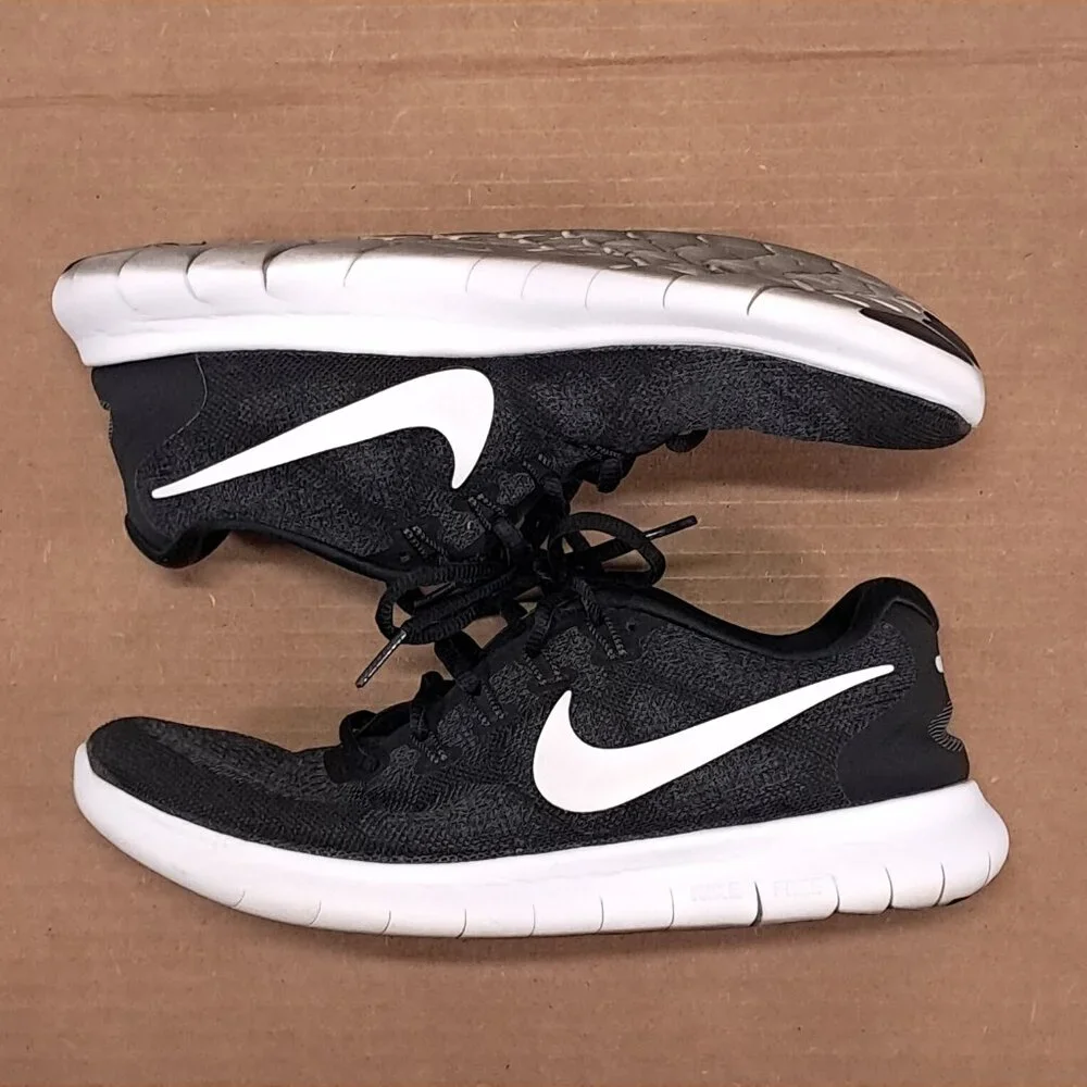 Nike Athletic Shoes Women 10 Free Rn Black White Running Sneakers 880840-001